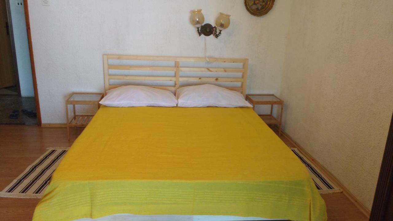Apartments Bassi Stara Baška Exterior foto