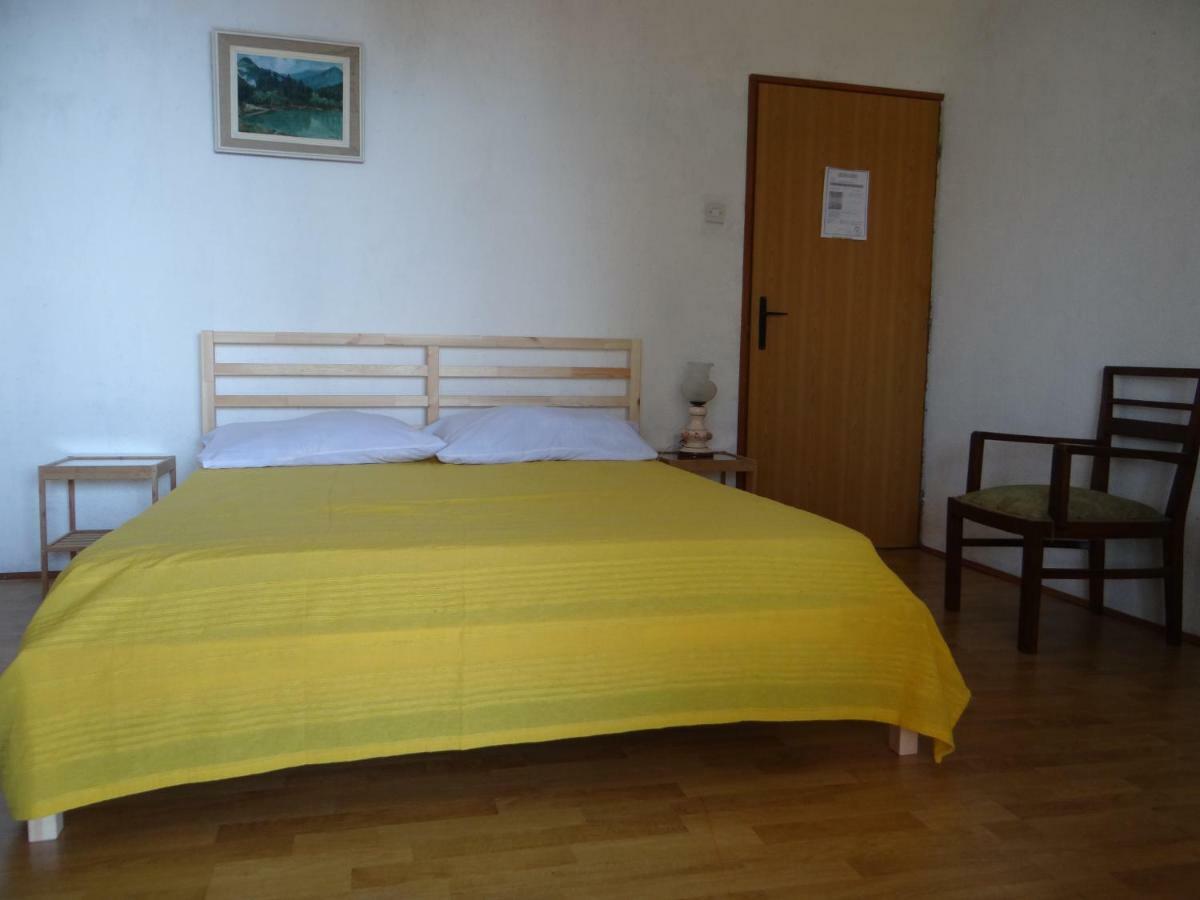 Apartments Bassi Stara Baška Exterior foto